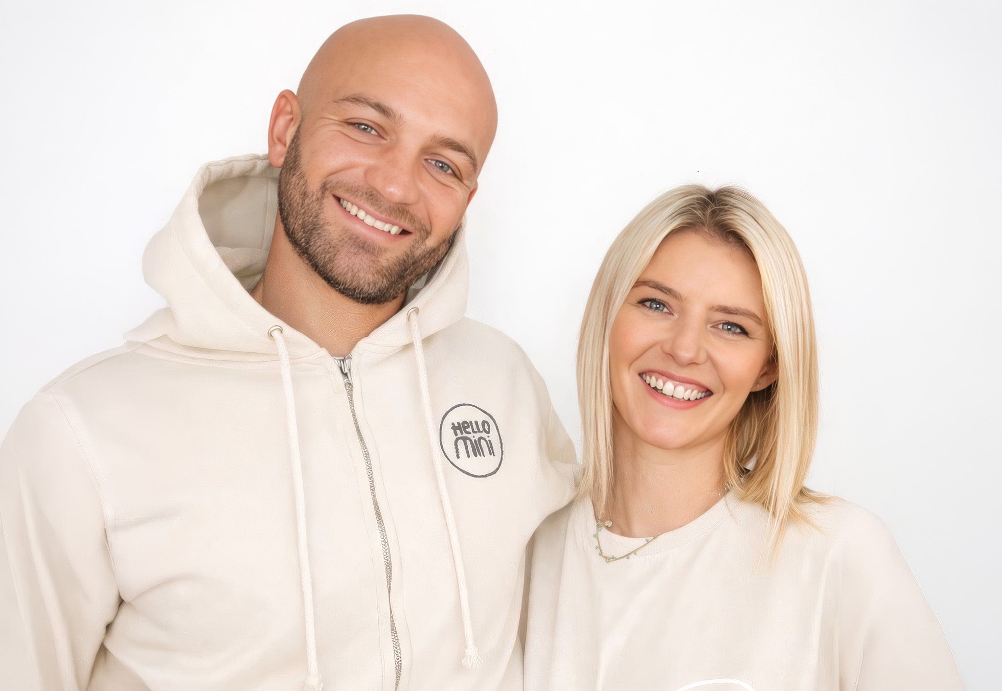 Nadine und Victor – das Team hinter hellomini