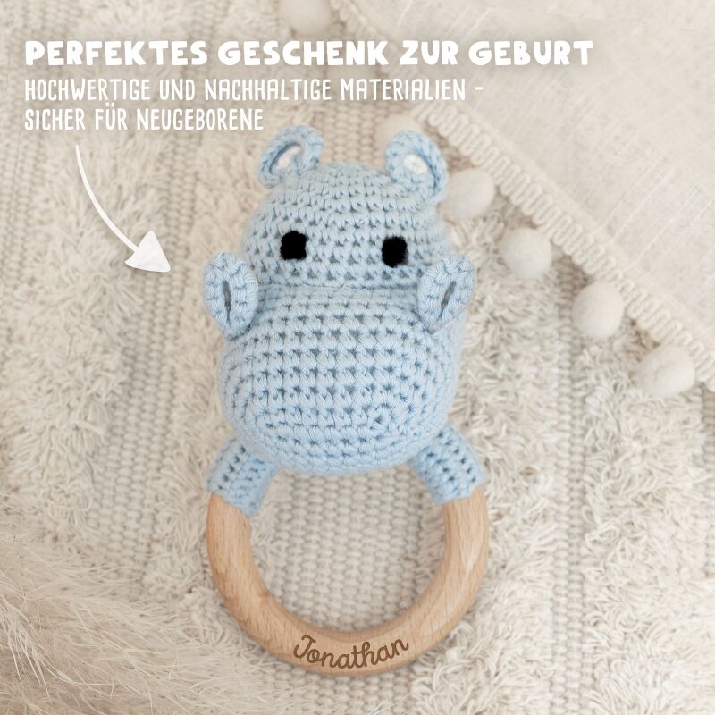 Personalisierte Babyrassel "Nilpferd"