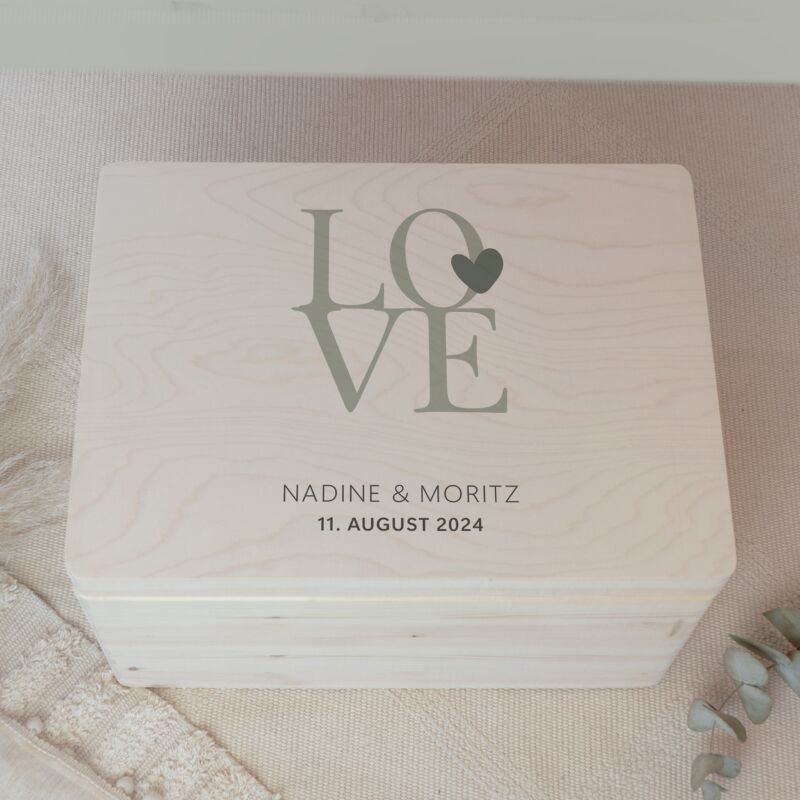 Personalisierte Erinnerungsbox zur Hochzeit Aquarell "LOVE Herz"