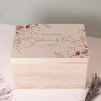 Personalisierte Erinnerungsbox zur Hochzeit Aquarell "Rote Blumen in der Ecke"