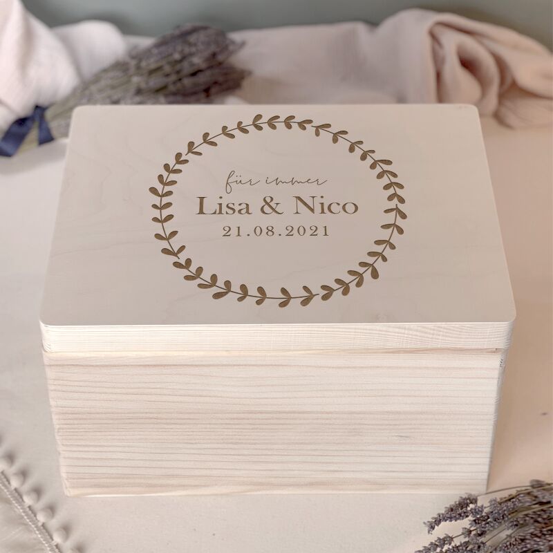 Personalisierte Erinnerungsbox zur Hochzeit "Herzkreis"