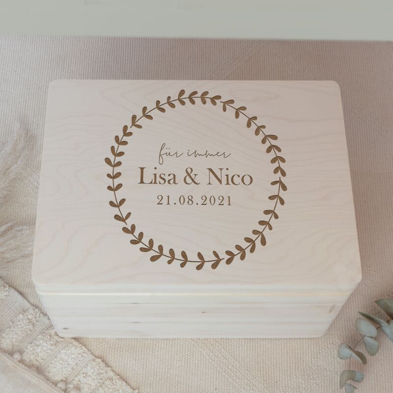 Personalisierte Erinnerungsbox zur Hochzeit "Herzkreis"