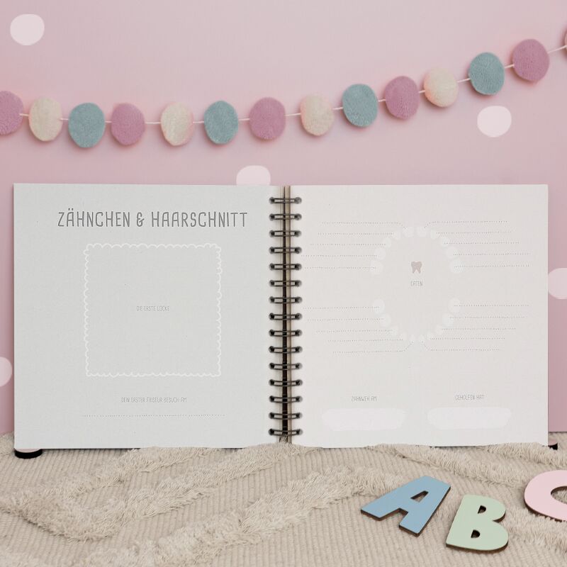 Personalisiertes Babybuch bunt bedruckt "Wal"