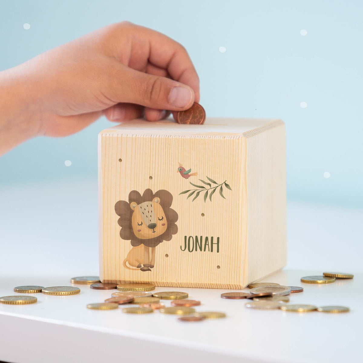 Spardose Würfel "Löwe" bunt bedruckt
