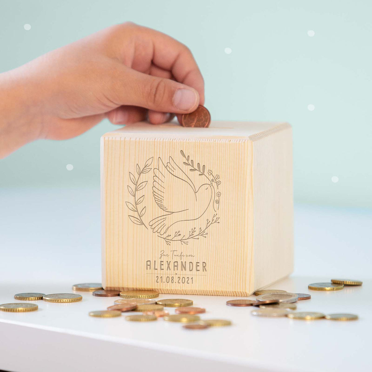Personalisierte Holzspardose Taufgeschenk "Taube" Gravur