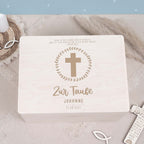 Erinnerungsbox Taufgeschenk "Kreuz mit Kranz" Gravur