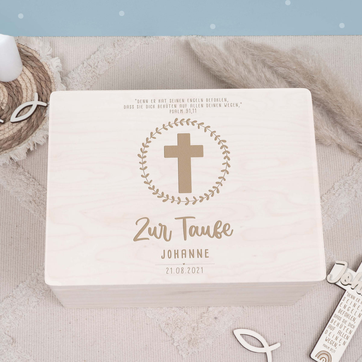 Erinnerungsbox Taufgeschenk "Kreuz mit Kranz" Gravur
