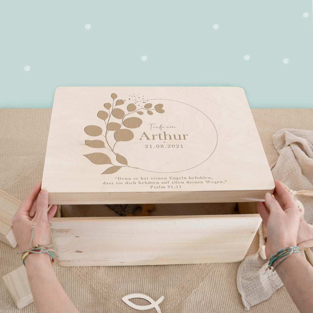 Erinnerungsbox Taufgeschenk "Eukalyptus" Gravur
