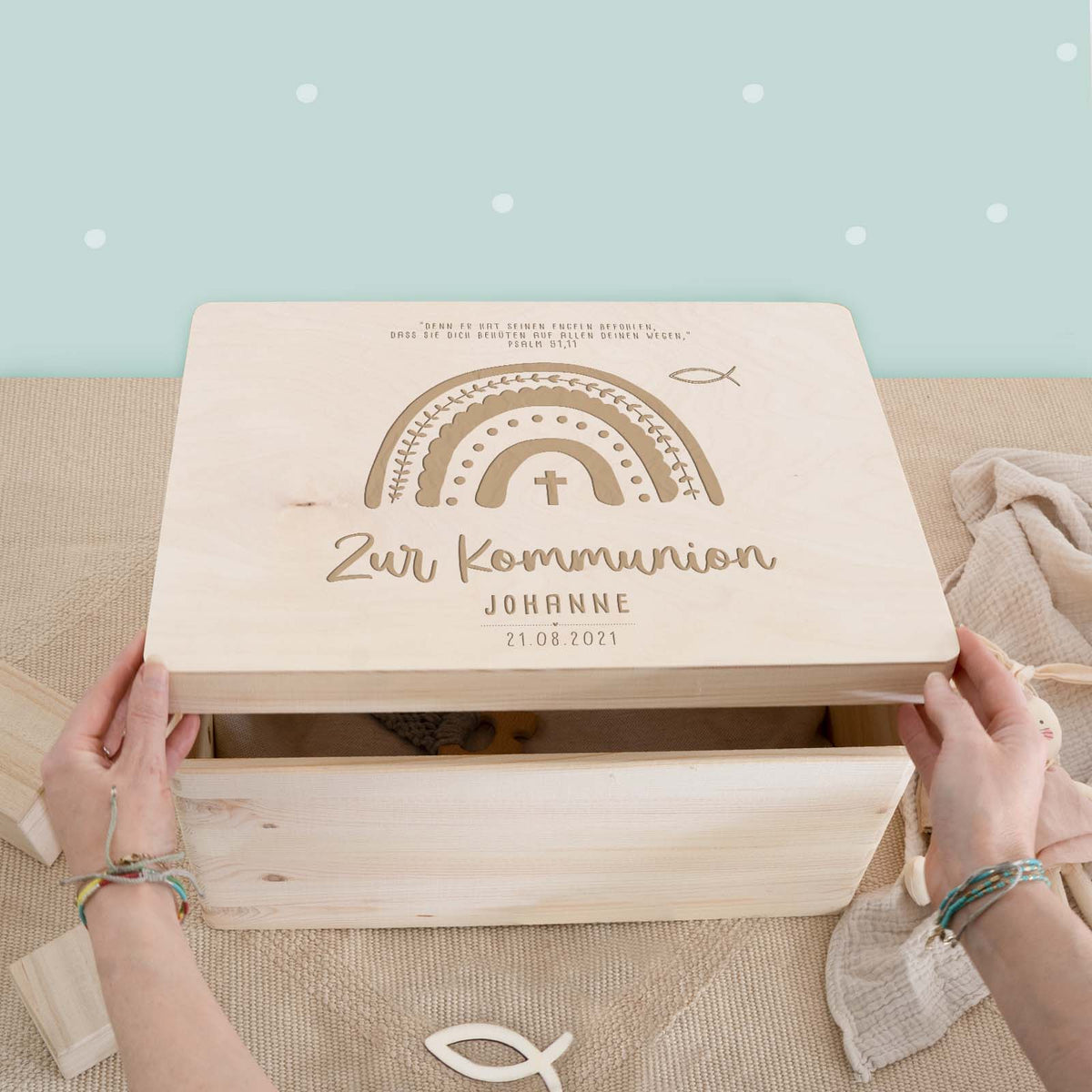 Erinnerungsbox Geschenk zur Kommunion "Regenbogen" Gravur
