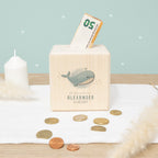 Personalisierte Holzspardose Geschenk zur Kommunion "Wal" Aquarell