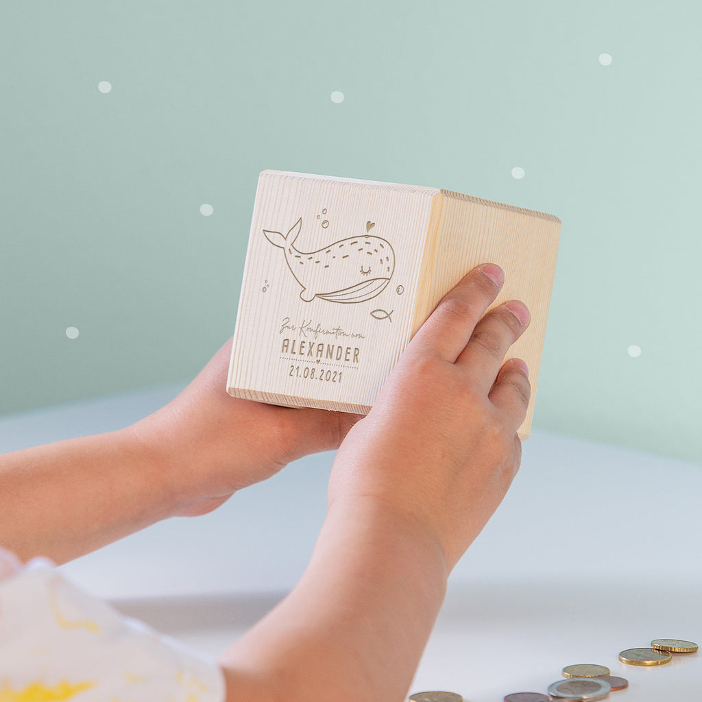 Personalisierte Holzspardose Geschenk zur Konfirmation "Wal" Gravur