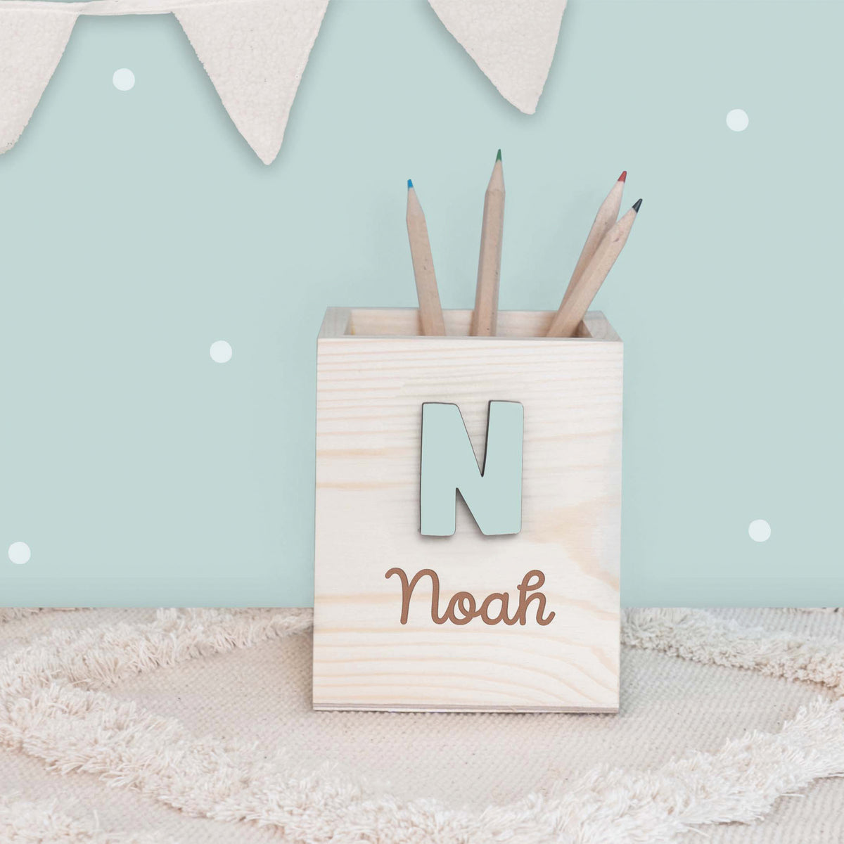 Personalisierter Stiftehalter Namens-Gravur mit 3D-Anfangsbuchstabe