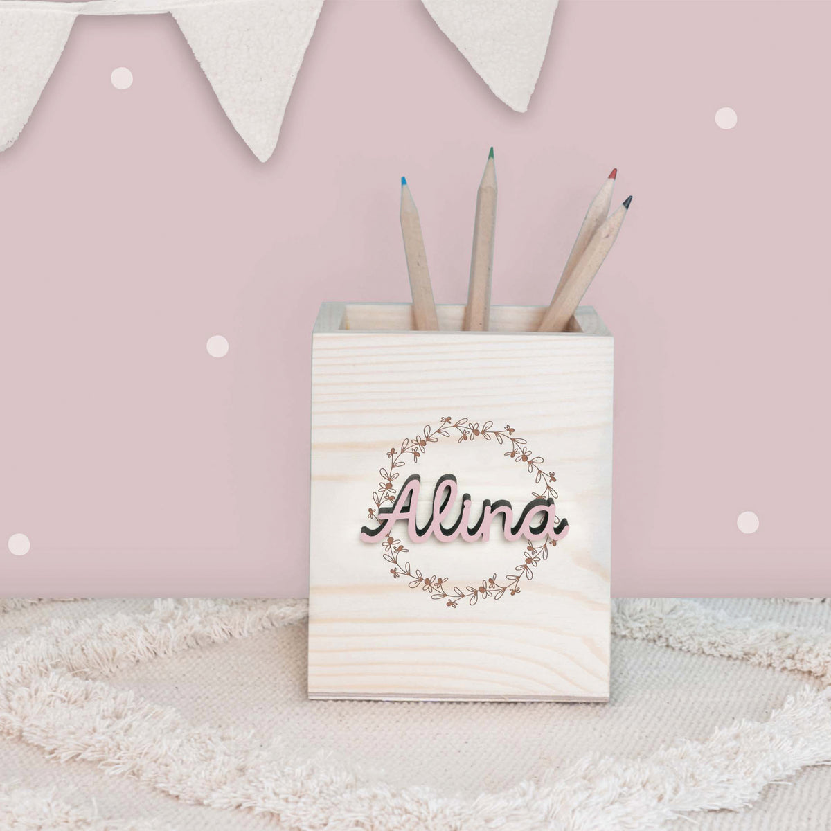 Personalisierter Stiftehalter "Blumenkranz"-Gravur mit 3D-Name