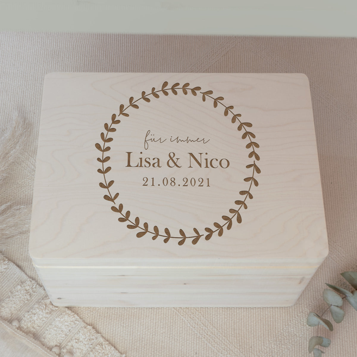 Personalisierte Erinnerungsbox zur Hochzeit "Herzkreis"