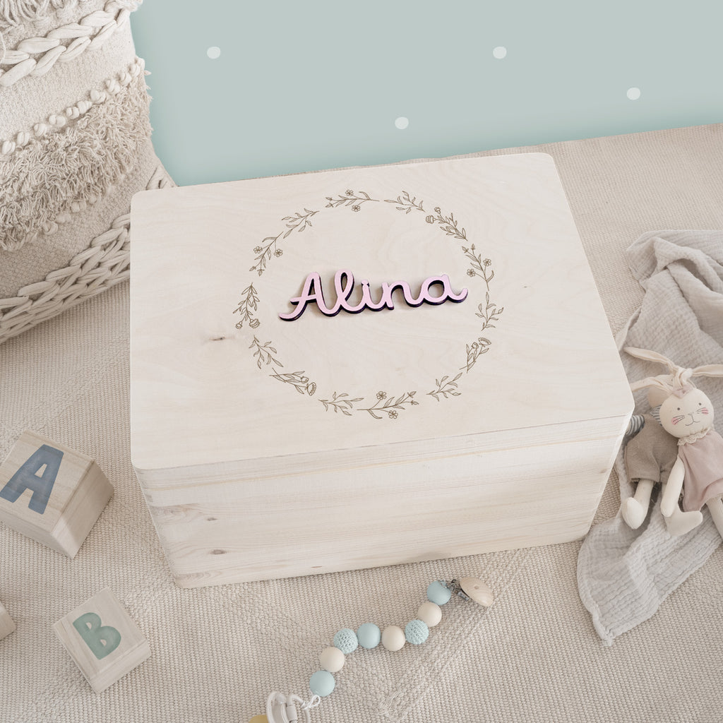Erinnerungskiste 3D-Name „Blumenkranz“ personalisiert Laser