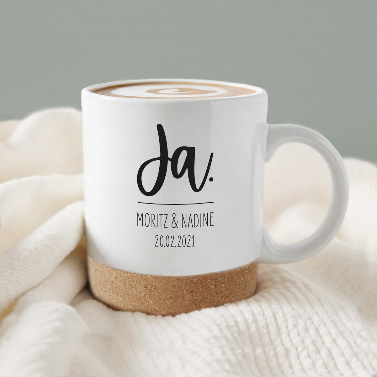 Personalisierte Tasse mit Korkboden und Deckel "Hochzeit"