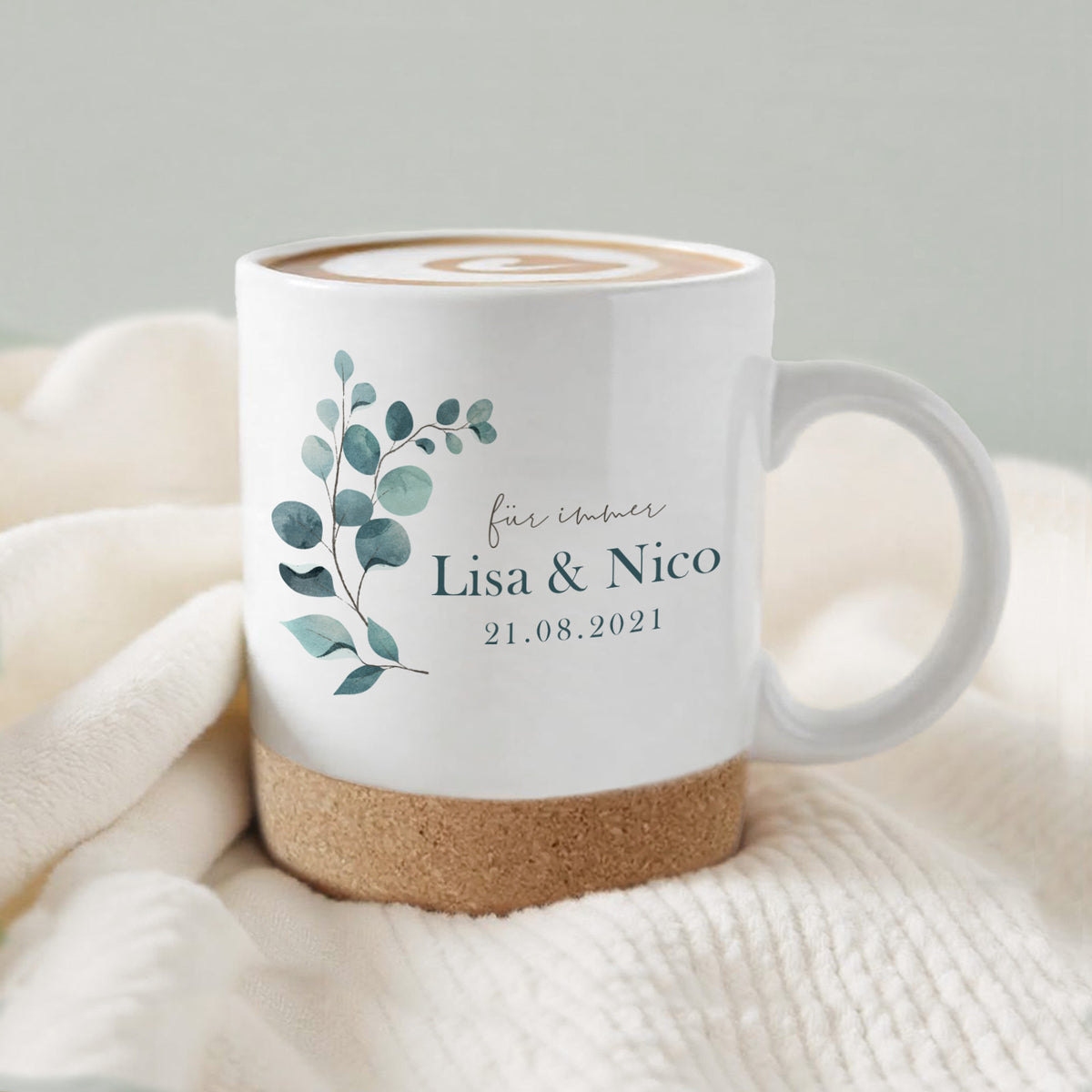Personalisierte Tasse mit Korkboden und Deckel "Hochzeit"