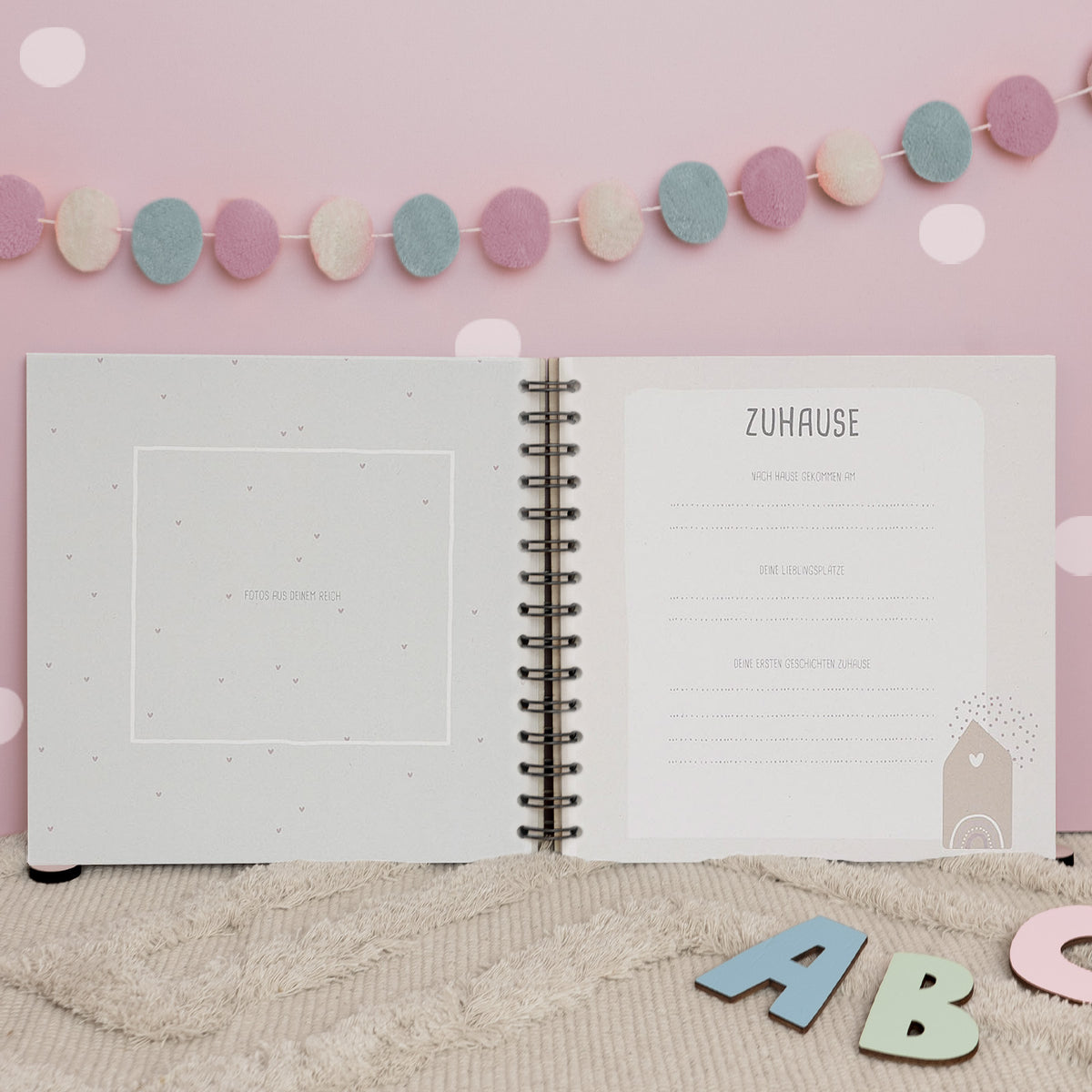 Personalisiertes Babybuch bunt bedruckt "Blaues Herz"