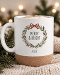 Weihnachtstasse „Merry & Bright“ mit Korkboden & Deckel personalisiert Sublimation