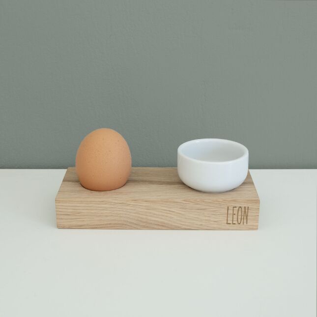Egg cup with shell