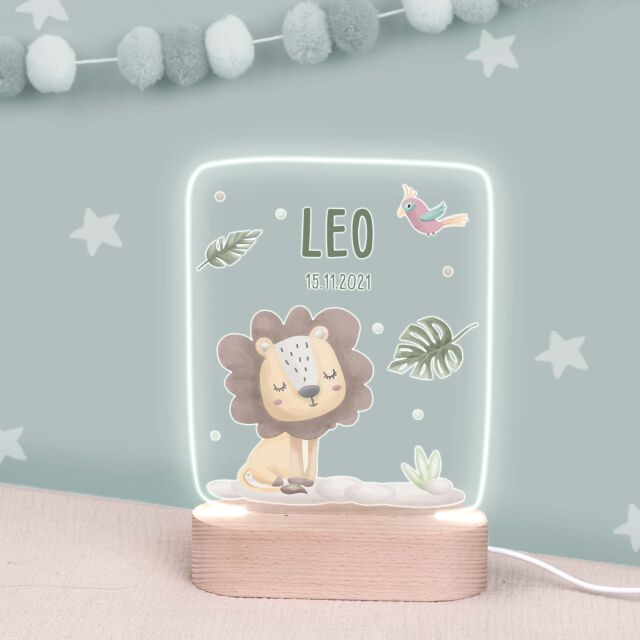 Buntes LED Kinder Nachtlicht Personalisiert Löwe in rechteckiger Form aus Acrylglas mit USB-Anschluss mit USB-Netzteil