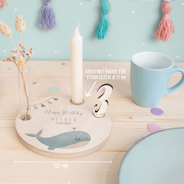 Personalisierter Geburtstagsteller Wal mit Kerzenhalter, Vase & Jahreszahlen