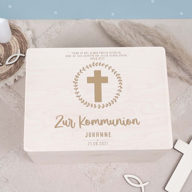 Erinnerungsbox Geschenk zur Kommunion "Kreuz mit Kranz" Gravur